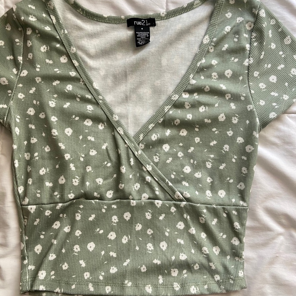 Rue 21 Top!